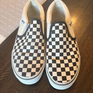 Vans- Checkered Slip-On Sneakers
